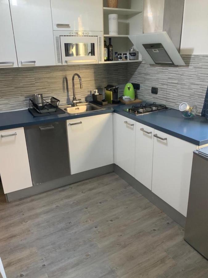 Charming Elise- Close To Station Apartment *